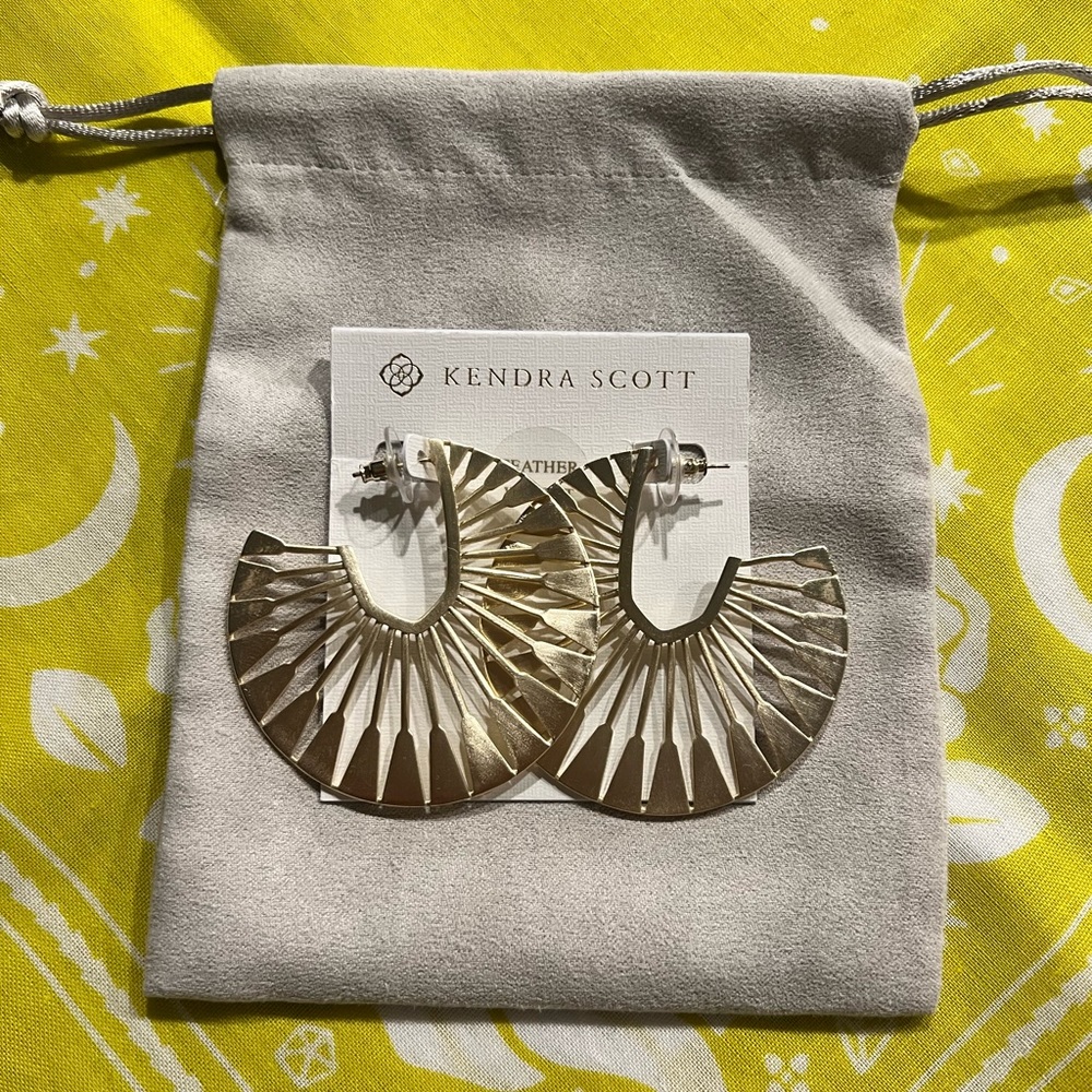 Kendra Scott Gold Earrings (Gold)